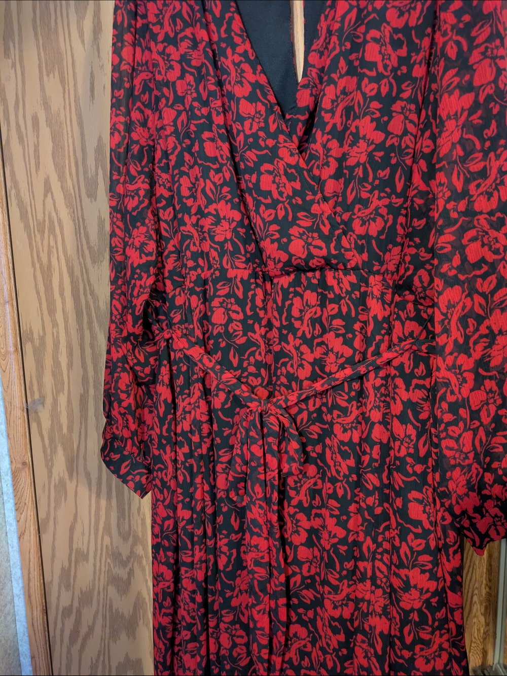 NWT Torrid Red and Black Floral V-Neck Long Sleeve Dress
